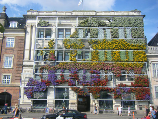 Living fa&ccedil;ade in Copenhagen at European Environment Agency Headquarters